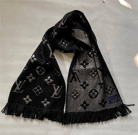 louis vuitton foulard lana|louis vuitton shawls.